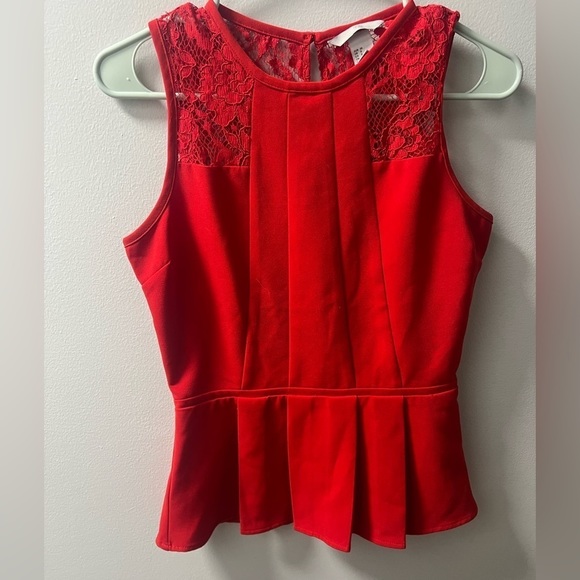 H&M Tops - H&M red, lace tank with zipper closure, size 8, peplum style (3 for $17 sale)